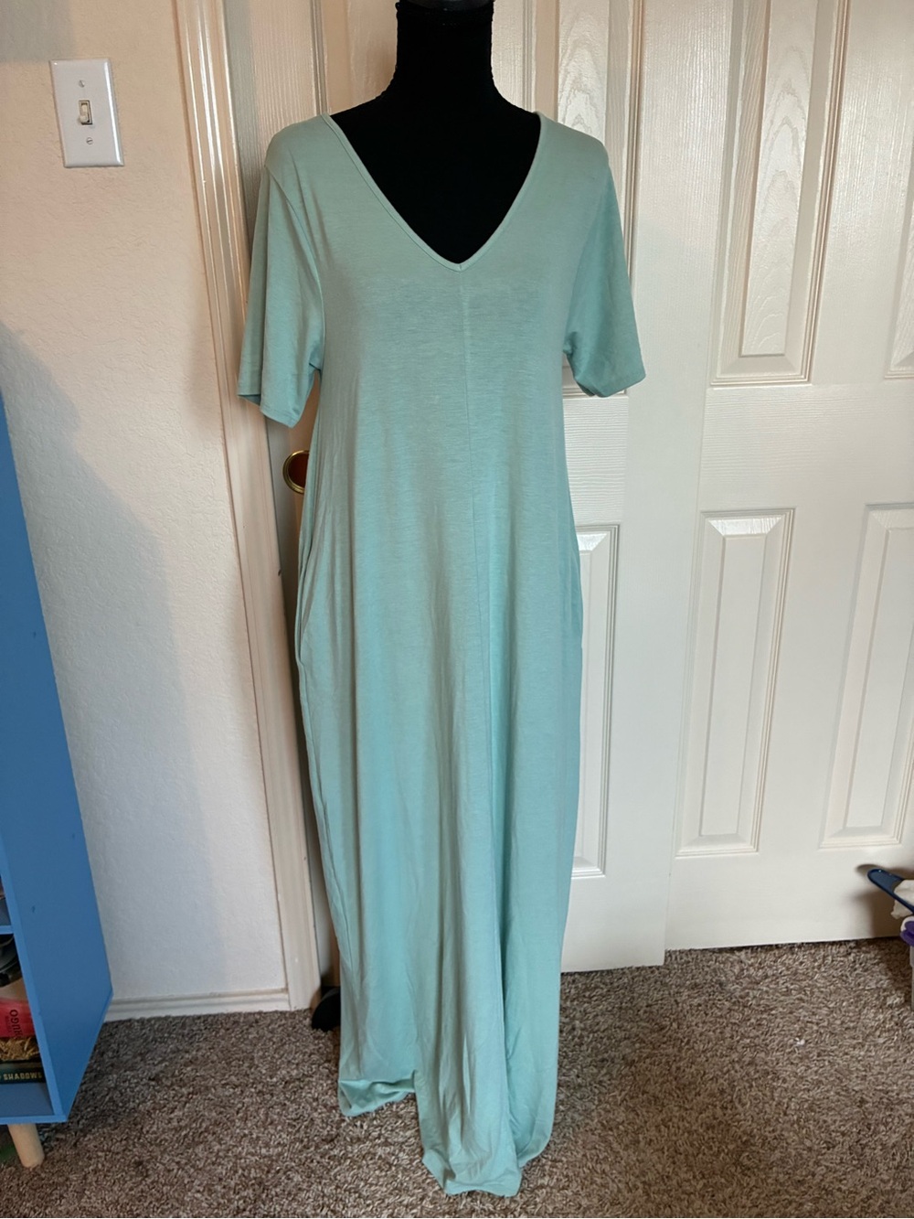 Zenana Outfitters Mint Green V-Neck Maxi Dress